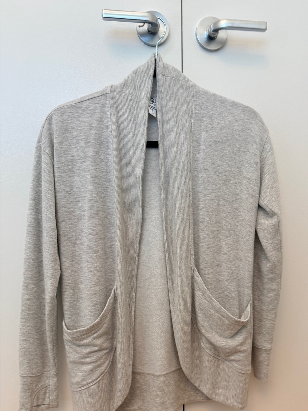 Athleta Girl Wrap ‘n Roll Cardigan. Size 12